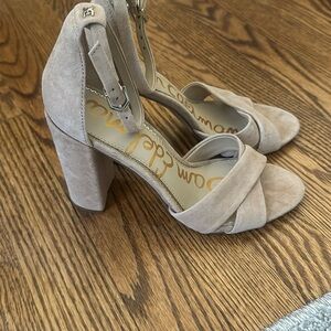 Sam Edelman heels. Bought off Poshmark for daughter didn’t fit.